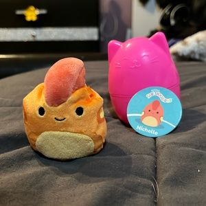Nichelle Parasaurolophus micromellow (with tag and squishville egg)
